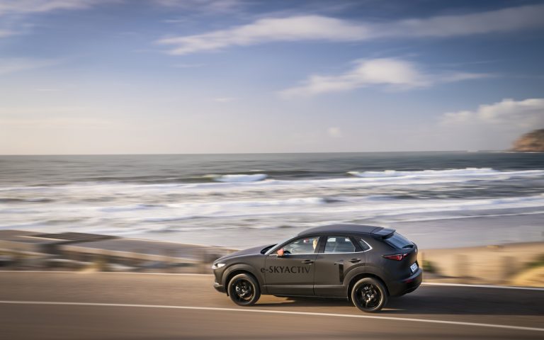 Mazda MX-30: immagini ufficiali