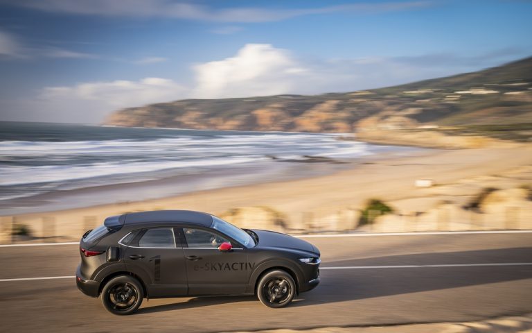 Mazda MX-30: immagini ufficiali