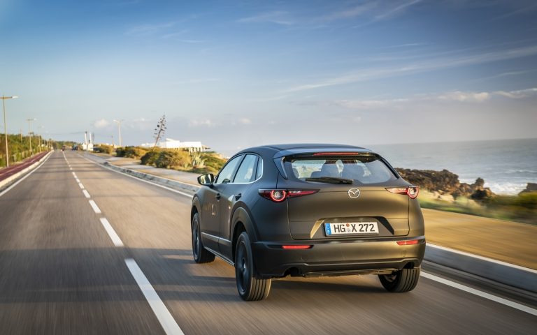 Mazda MX-30: immagini ufficiali