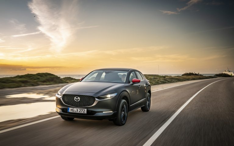 Mazda MX-30: immagini ufficiali
