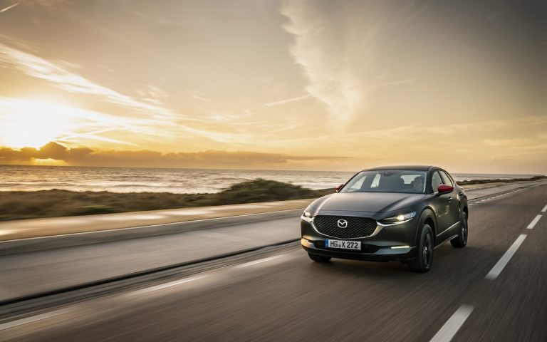 Mazda MX-30: immagini ufficiali