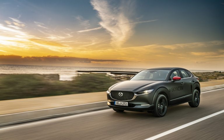 Mazda MX-30: immagini ufficiali