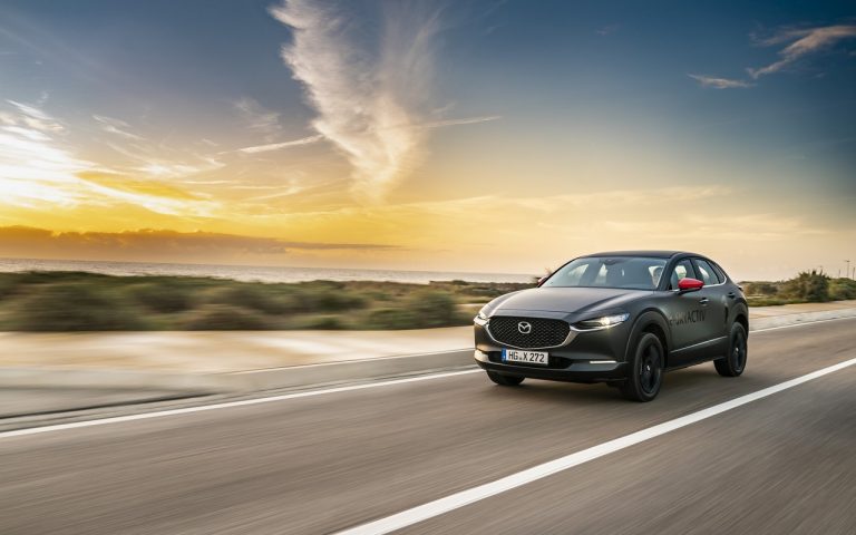 Mazda MX-30: immagini ufficiali