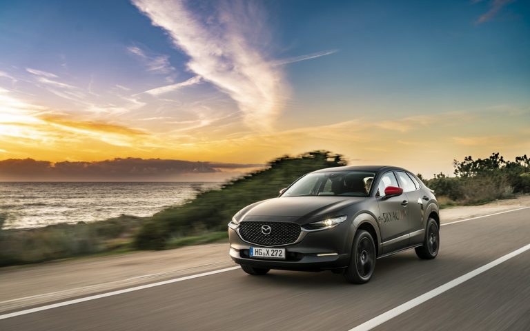 Mazda MX-30: immagini ufficiali