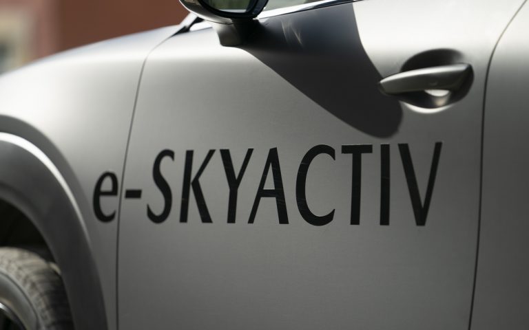 Mazda MX-30: immagini ufficiali