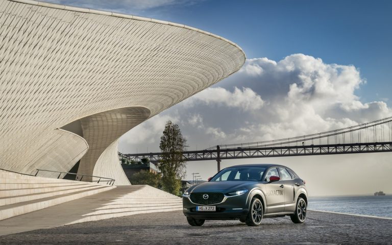 Mazda MX-30: immagini ufficiali