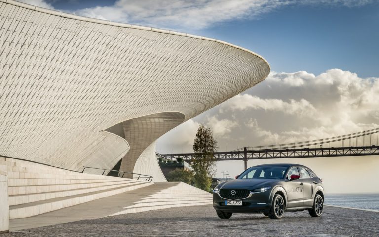 Mazda MX-30: immagini ufficiali