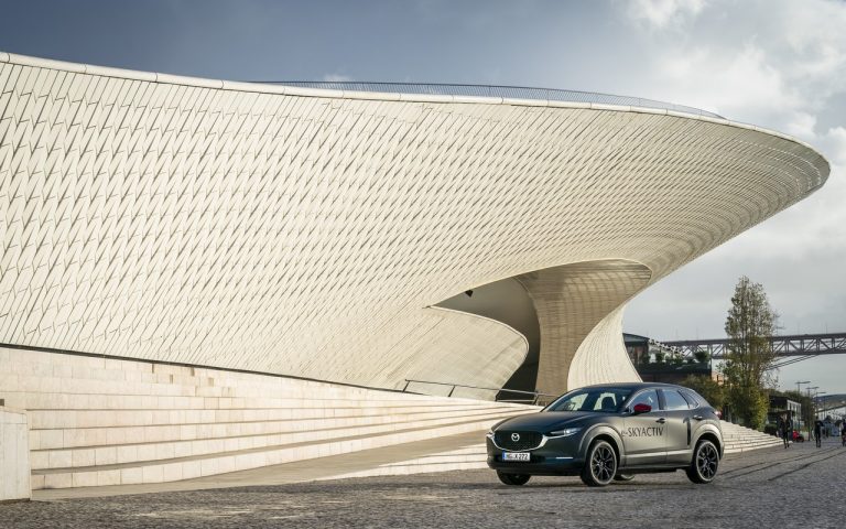 Mazda MX-30: immagini ufficiali