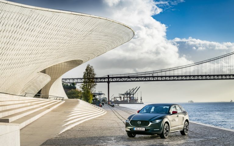 Mazda MX-30: immagini ufficiali