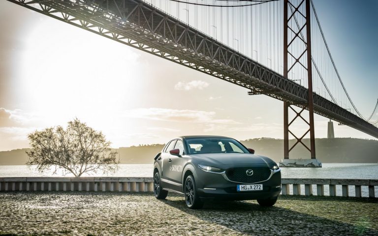 Mazda MX-30: immagini ufficiali