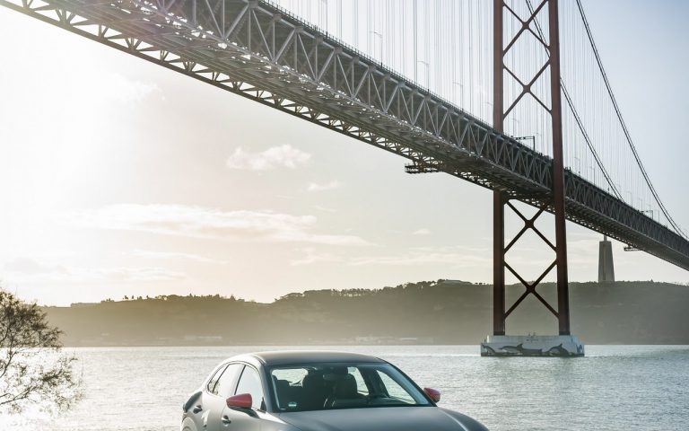 Mazda MX-30: immagini ufficiali