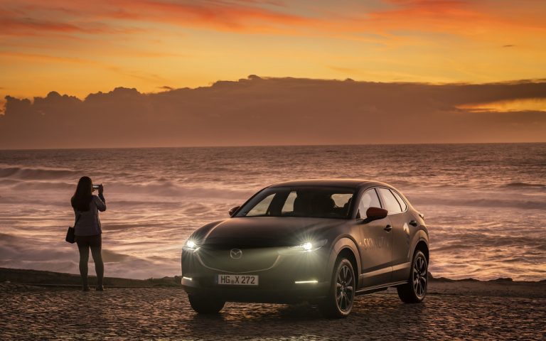Mazda MX-30: immagini ufficiali