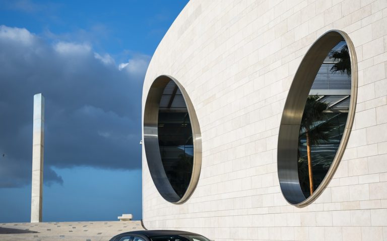Mazda MX-30: immagini ufficiali