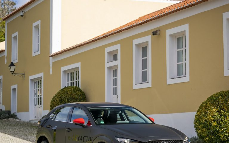 Mazda MX-30: immagini ufficiali