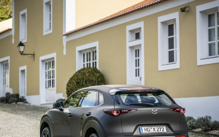 Mazda MX-30: immagini ufficiali