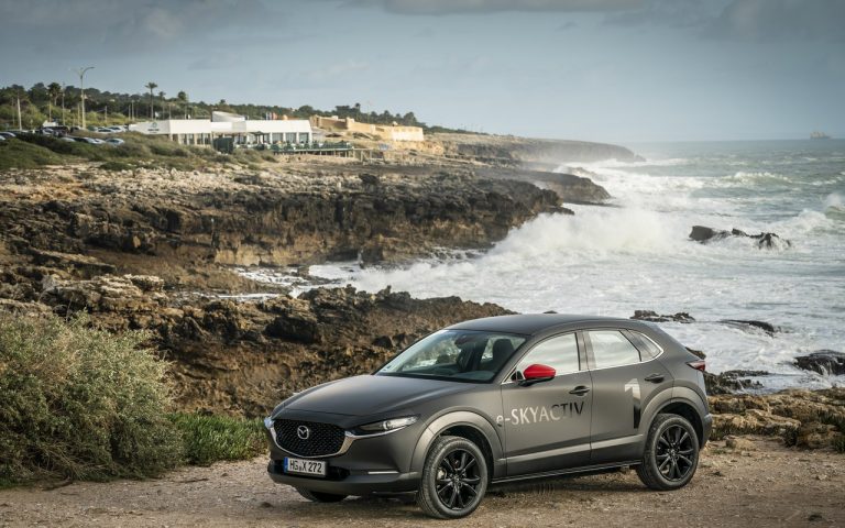Mazda MX-30: immagini ufficiali