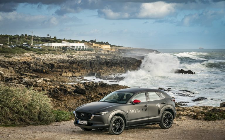 Mazda MX-30: immagini ufficiali