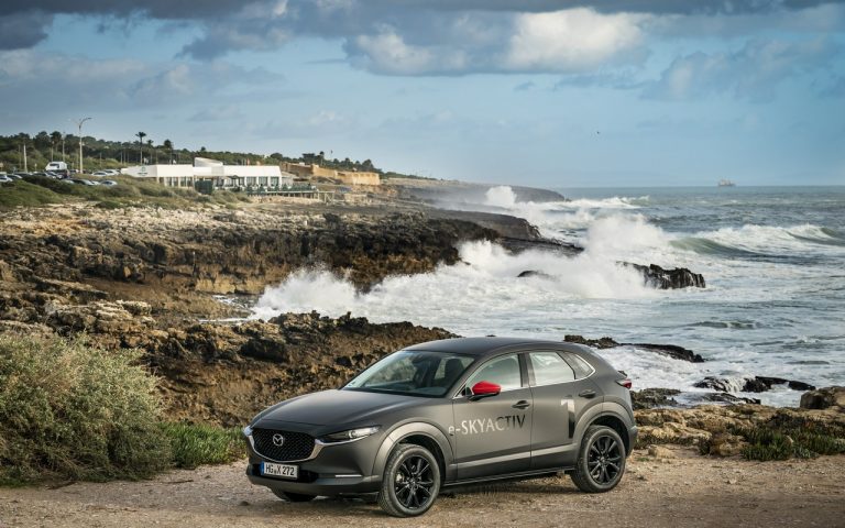 Mazda MX-30: immagini ufficiali