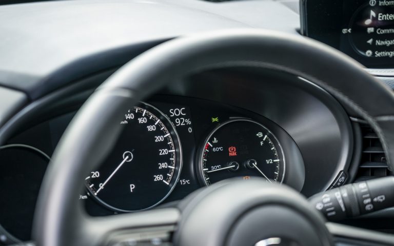 Mazda MX-30: immagini ufficiali