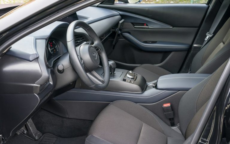 Mazda MX-30: immagini ufficiali