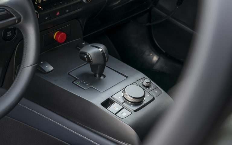 Mazda MX-30: immagini ufficiali
