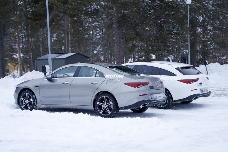 Mercedes CLA ibrida plug-in: le foto spia
