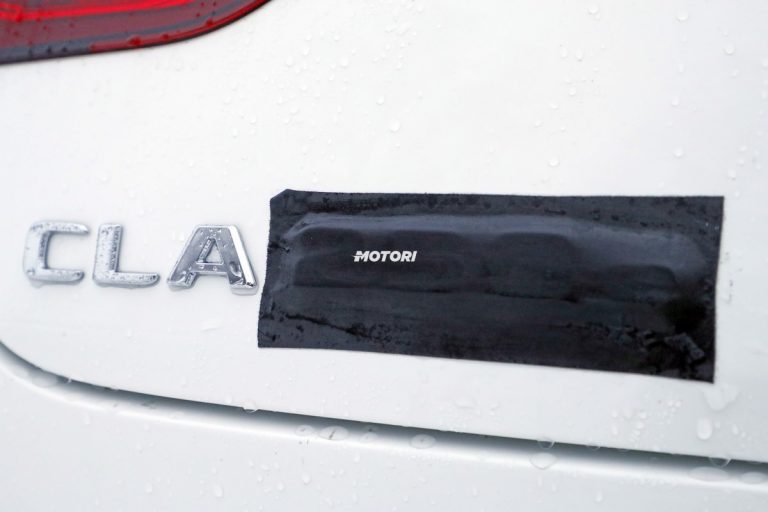 Mercedes CLA ibrida plug-in: le foto spia