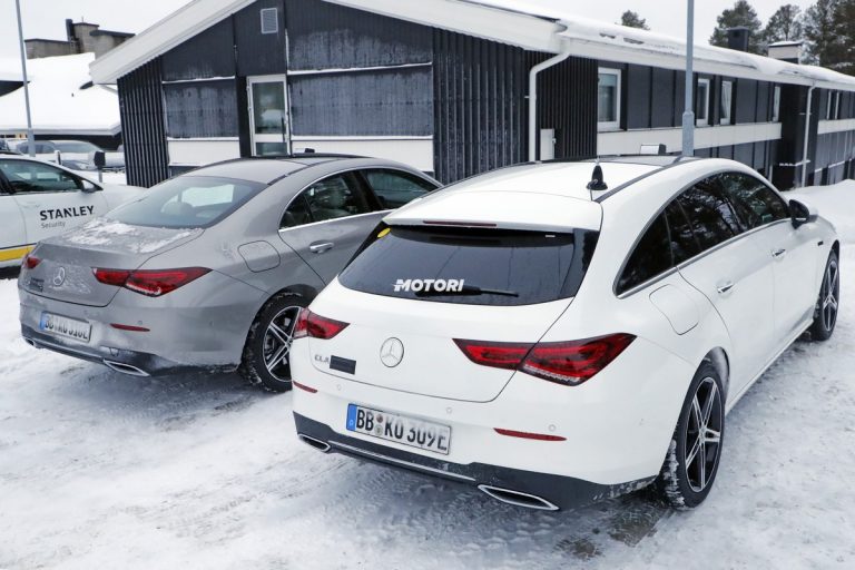 Mercedes CLA ibrida plug-in: le foto spia