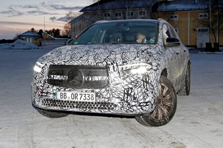 Mercedes EQA, svelato il primo teaser