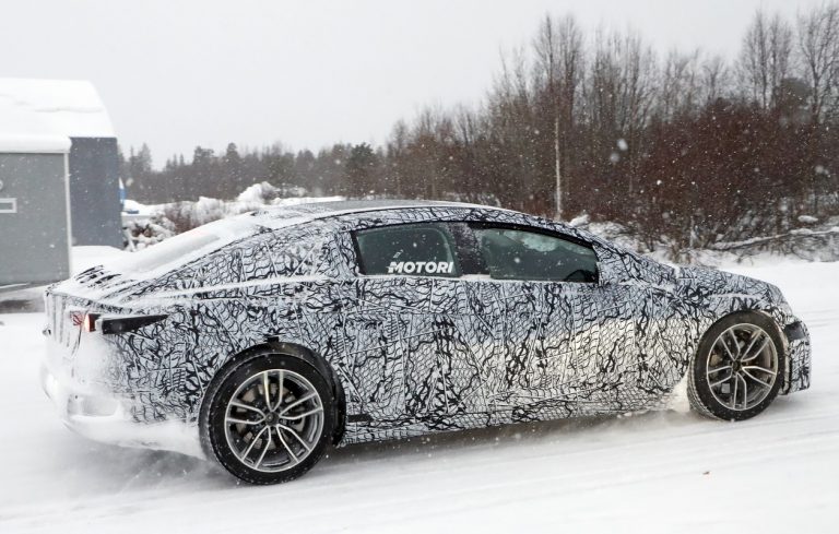 Mercedes-Benz EQS: le foto spia