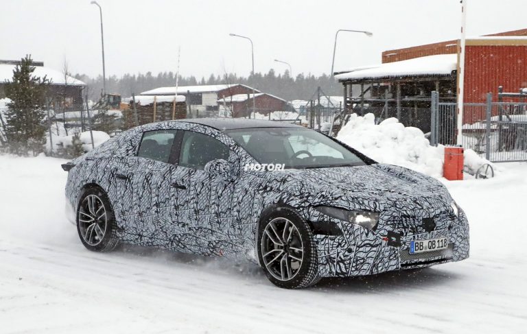 Mercedes-Benz EQS: le foto spia
