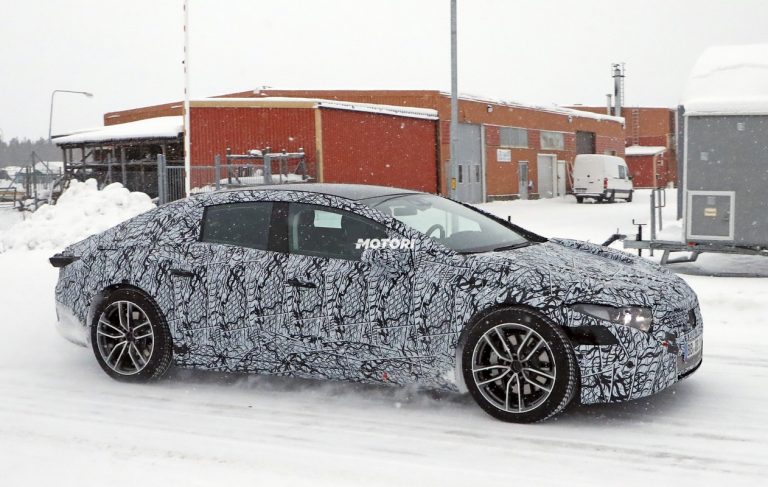 Mercedes-Benz EQS: le foto spia