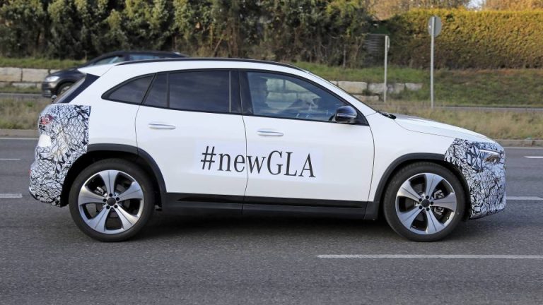 Mercedes GLA 2020: bozzetti e foto dei collaudi