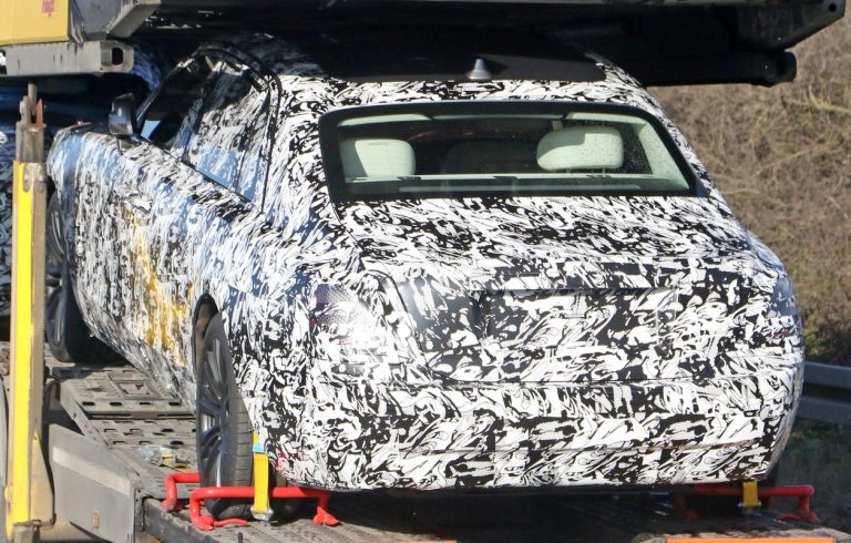 Rolls-Royce Ghost 2021: le foto spia