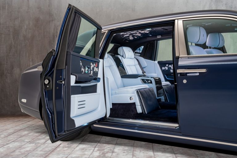 Rolls-Royce Rose Phantom: le immagini ufficiali