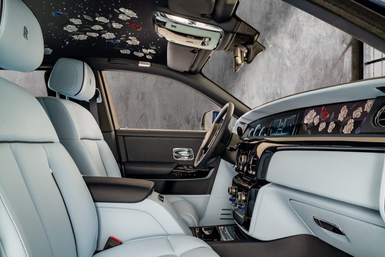 Rolls-Royce Rose Phantom: le immagini ufficiali