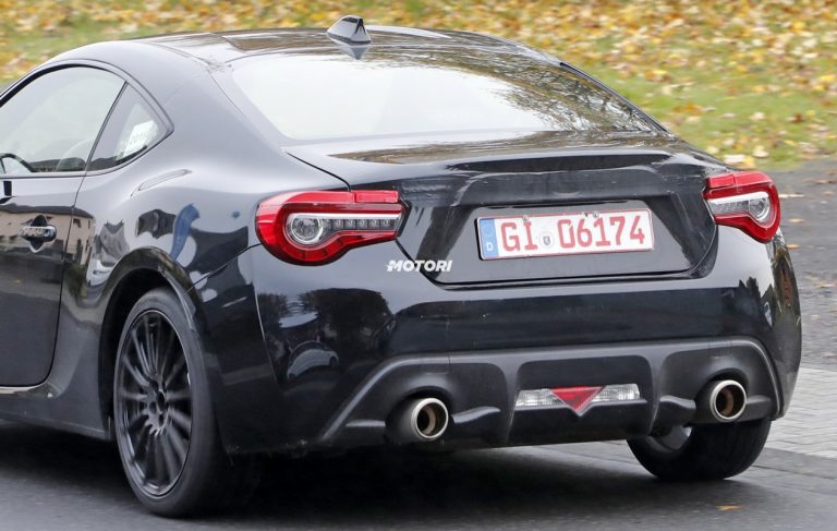 Subaru BRZ restyling: le foto spia