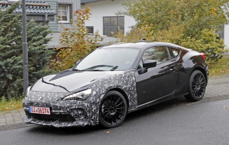 Subaru BRZ restyling: le foto spia