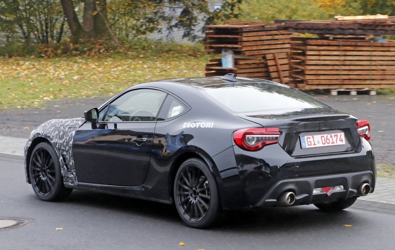 Subaru BRZ restyling: le foto spia