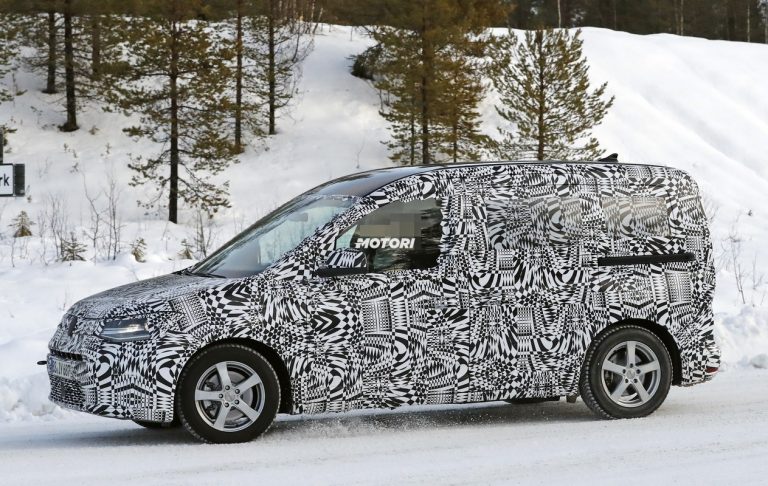 Volkswagen Caddy: le foto spia