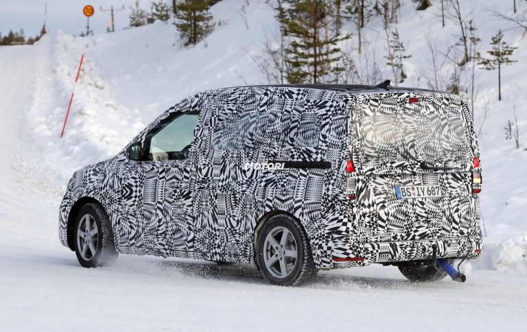 Volkswagen Caddy: le foto spia