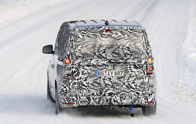 Volkswagen Caddy: le foto spia