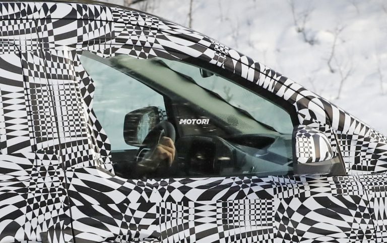 Volkswagen Caddy: le foto spia