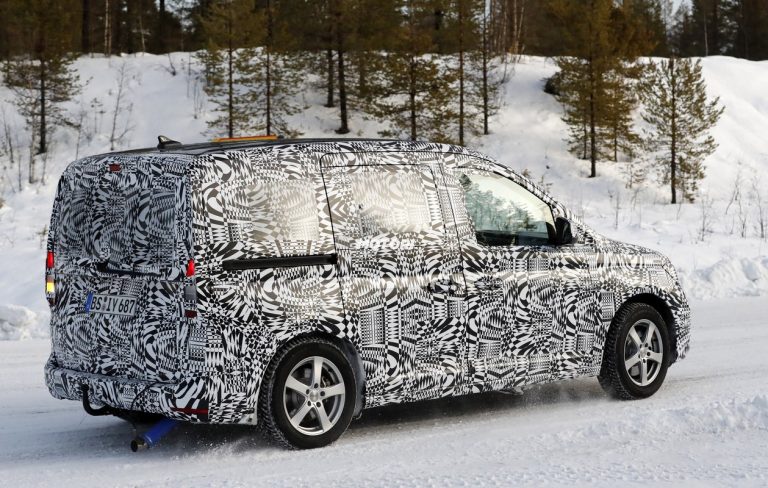 Volkswagen Caddy: le foto spia