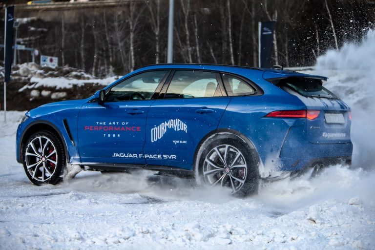 Jaguar Land Rover Winter Experience 2020