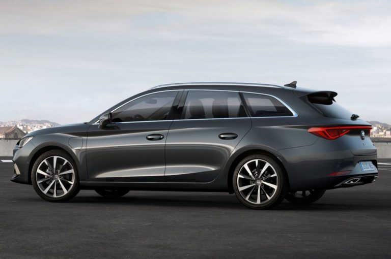 Seat Leon Sportstourer 2020: immagini ufficiali