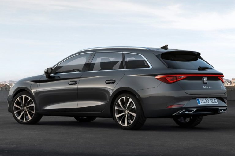 Seat Leon Sportstourer 2020: immagini ufficiali