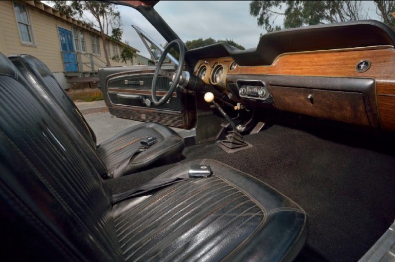 Ford Mustang GT390 Fastback 1968 del film Bullitt
