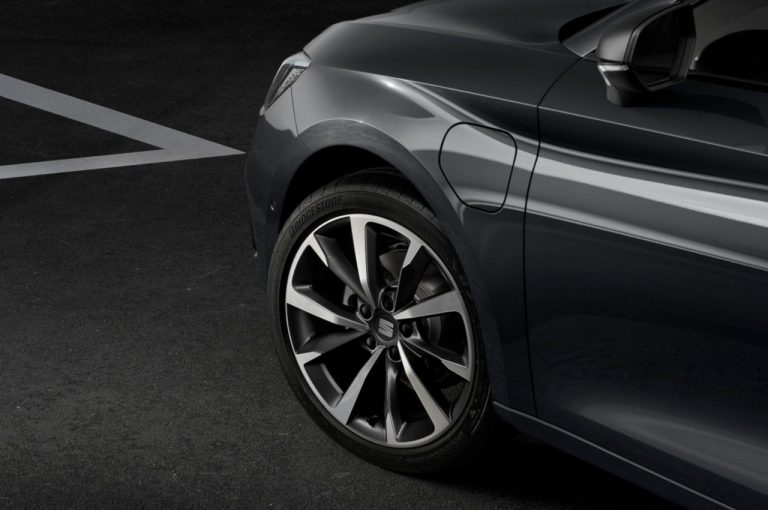 Seat Leon Sportstourer 2020: immagini ufficiali