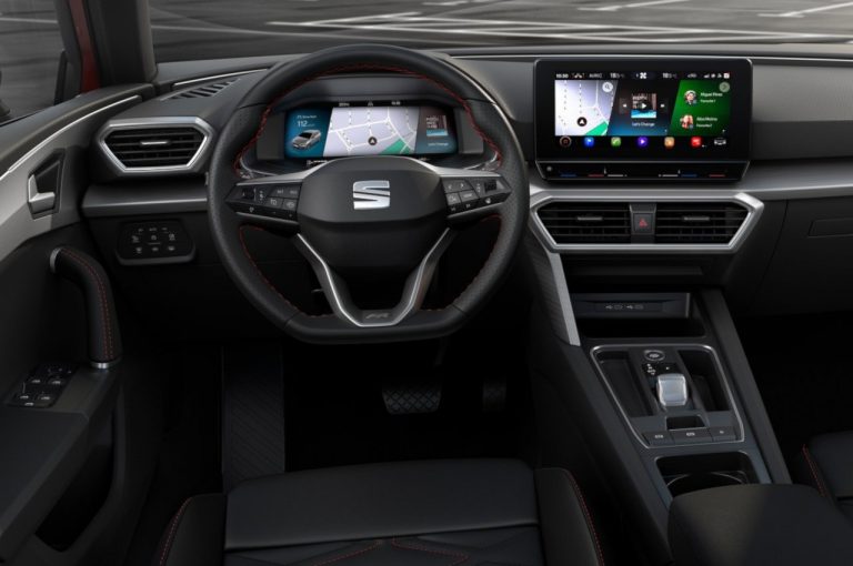 Seat Leon Sportstourer 2020: immagini ufficiali